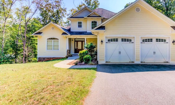 Westlake Corner House | Edelweiss