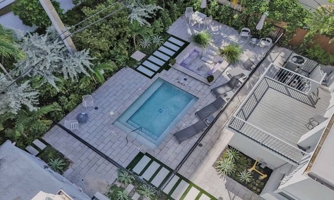 Barrier Island Apartment | Eden Collection Studio Steps to Beach!