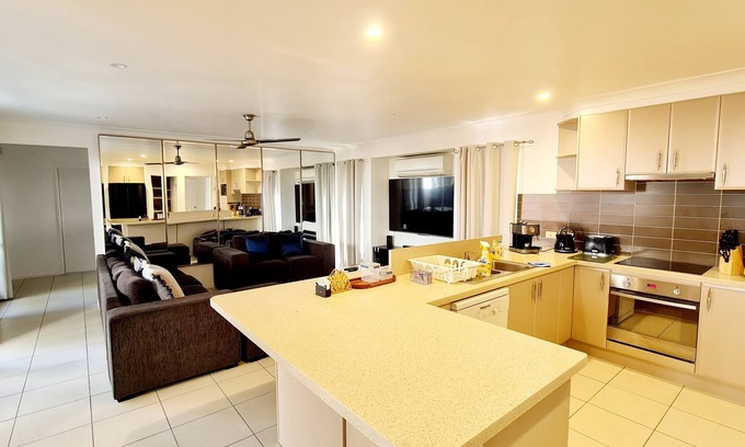 Redland Bay House | Eden, Elegance by the Bay