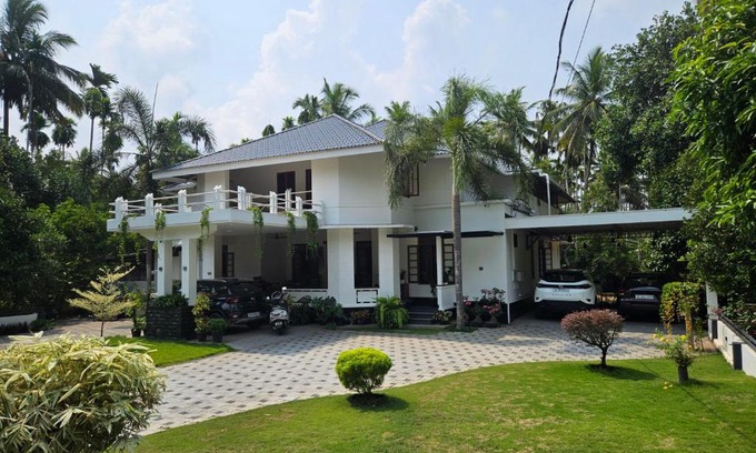 Andhakaranazhy House | Eden Garden by Kattumana