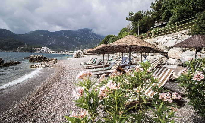 Turunc Hotel | Eden Pyara Hotel is entertain guests in a warm family atmosphere in Turunc