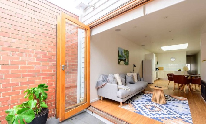 Fitzroy North Apartment | Eden-Stay like locals in Fitzroy North