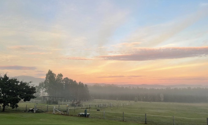 Quorrobolong House | 'Edenview' 6 bedroom farmstay home on beautiful 5 Acres in the Hunter Valley
