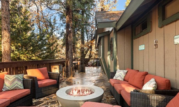 Upper Moonridge Cabin | Edgars Hideaway+ Hot Tub + Close to Ski Resort