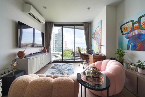Pattaya Bay Apartment | EDGE Central Pattaya 2bdrm Balcony Ocean View
