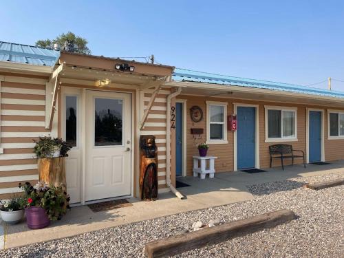 Thermopolis Hotel | Edge of the Canyon Motor Lodge formerly The El Rancho