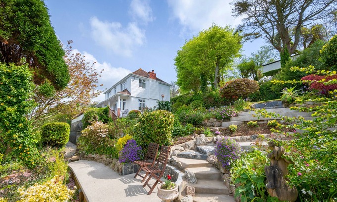 Pentewan House | Edgehill - Four Bedroom House, Sleeps 7