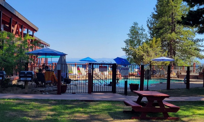 Tahoe Vista Apartment | Edgelake Beach Club