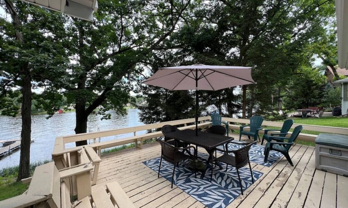Edgerton House | Edgerton Escape 2 on Water with Dock