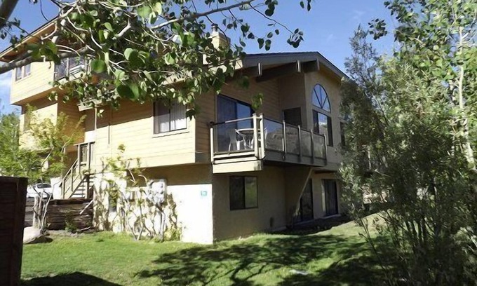 June Lake Condo | Edgewater #1 , June Lake View! Lower unit