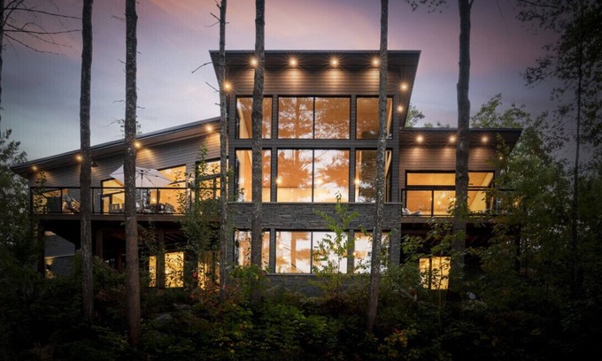 Gravenhurst Cottage | Edgewater Chalet, Silver Lake