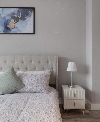 Brent Apartment | Edgware Oasis: Modern Haven near Tube & Park