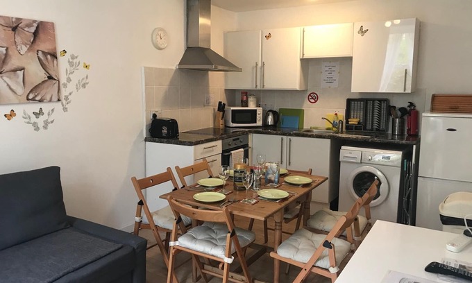Tollcross Apartment | Edinburgh 3 bedrooms Central Apartment