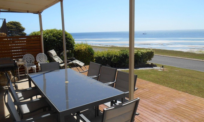 Para Wurlie House | Edith's Magnificent Views Dog friendly Off Peak Special!