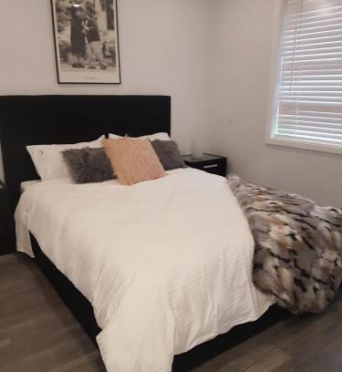 Glenwood Apartment | Edwin Place Apartment