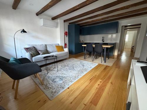 Old Town Apartment | Egas Duplex Historic Centre