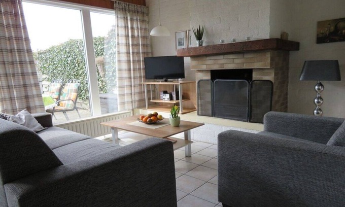 Bruinisse House | Egenolf Comfortable holiday residence