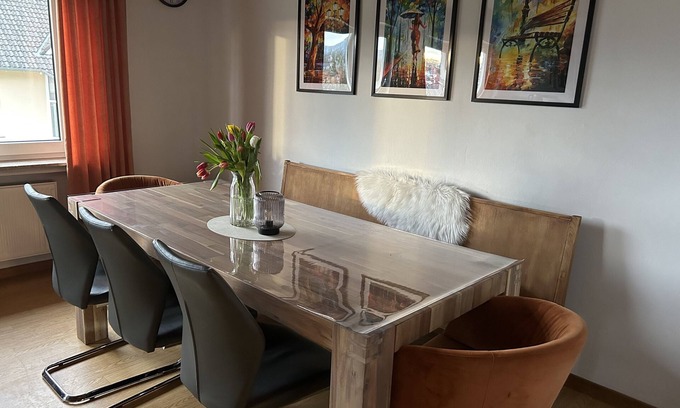 Oberstadtfeld Apartment | Eifel Ferienwohnung Thiel mit Balkon, Haustiere Erlaubt
