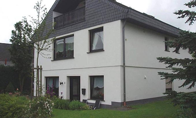 Oberstadtfeld Apartment | Eifel Garden Hideaway