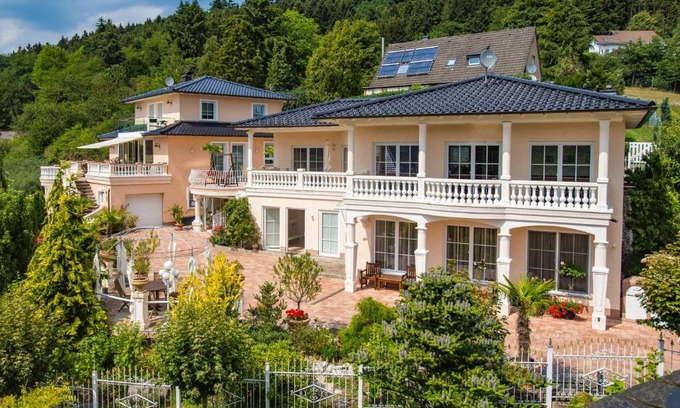 Adenau Villa | Eifelpalace SB5 am Nürburgring