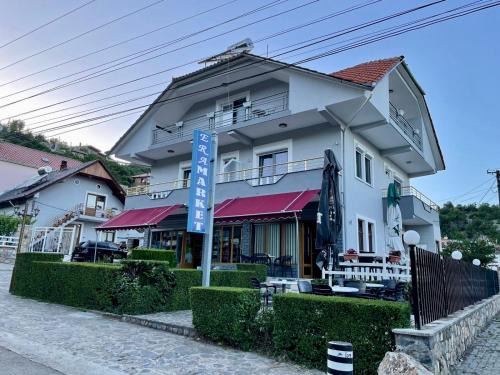 Piskupat House | Eiffel's Guest House