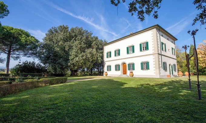 Fucecchio Villa | Eighteenth-century Tuscan Villa Tricolle