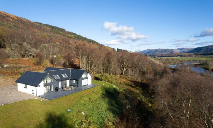 Spean Bridge House | EILDAN, pet friendly, luxury holiday cottage in Fort William