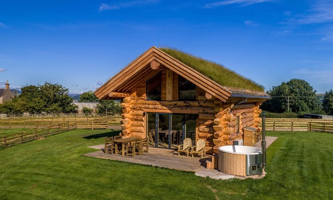 Melrose Cabin | Eildon Melrose Holiday Cottages & Log Cabins - Luxury Log Cabin with Hot Tub