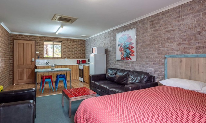 Eildon Hotel | Eildon Parkview Motor Inn. Room 10
