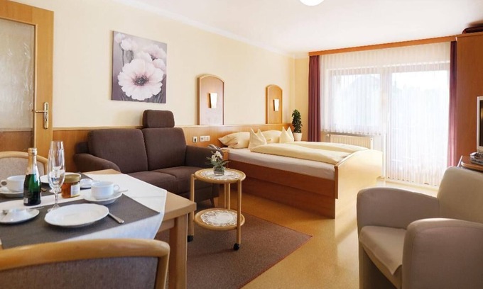 Safferstetten Apartment | Ein-Raum-Appartement mit 30qm und Balkon in Bad Füssing
