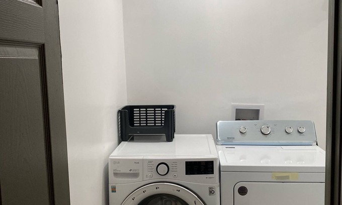 Foxcroft Square Apartment | Einstein Hospital, Naval base in the NE, Near Tacony Bridge