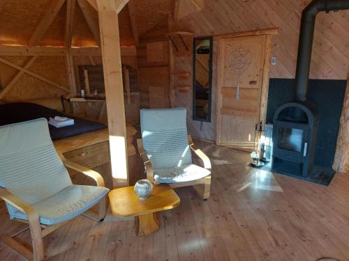 Sundlauenen House | Einzigartige Holzhütte Mit Bergpanorama