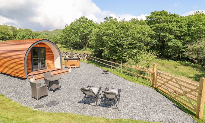 Llanelltyd Cottage | EIRLYS, pet friendly, character holiday cottage in Dolgellau