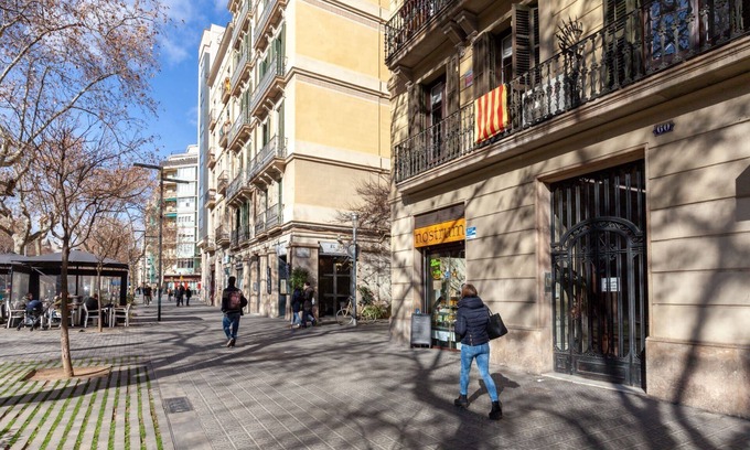Dreta de l'Eixample Apartment | Eixample Dreta II - Three Bedroom Apartment, Sleeps 7