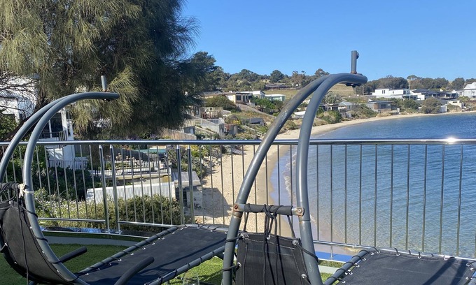 Clarence City Council House | EJ'S Beachouse