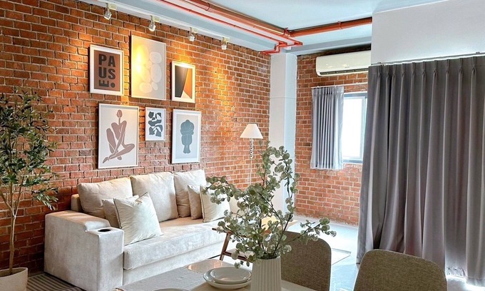 Khlong Tan Nuea Apartment | Ekkamai Loft kingbed+ couch +convertible sofabed + airmatt, max 4