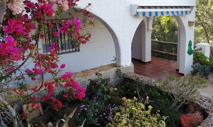 Las Negras Apartment | EL ALGARROBO Small studio with pleasant garden close to the sea
