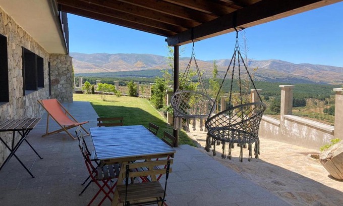 Navarredonda de Gredos Ski Chalet | El Cabezuelo