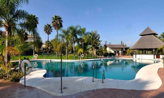 New Golden Mile Hotel | El Campanario del Paraíso