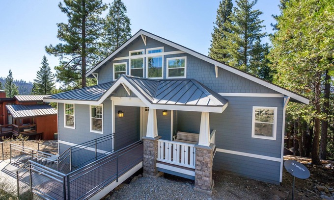 Yosemite West House | El Capitan Loft
