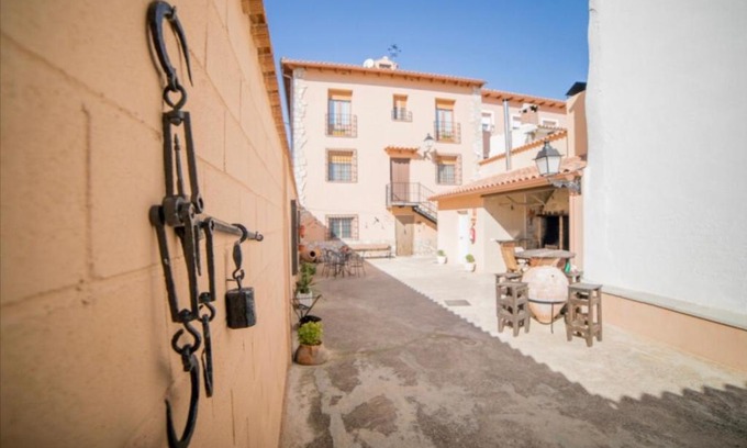 Horcajada de la Torre House | El Capricho de Horcajada