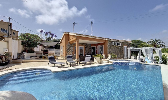Lentiscar Villa | El Carmoli Villa with Private Pool - 9409