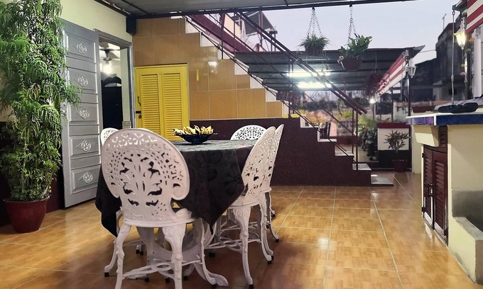 Santa Clara House | El Castillito