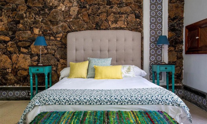 Arrecife Hotel | El Charco Suites