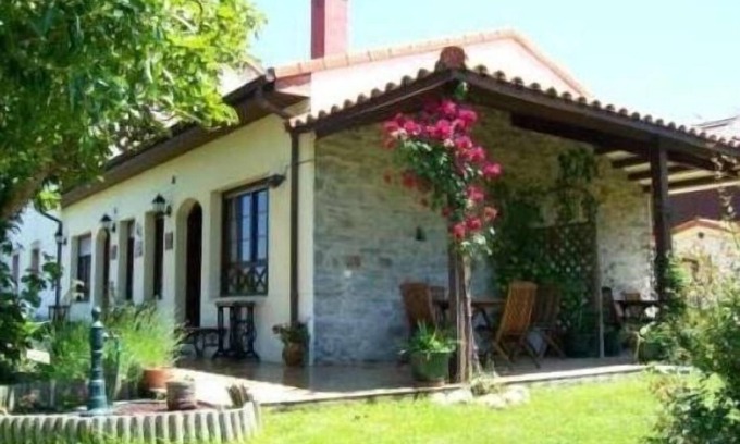 San Pedro de la Ribera Cottage | El Cueto apartments for 2 people