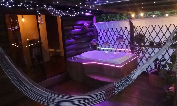 Villa Hermosa Cabin | El Diamante Magic night cabin with jacuzzi and fireplace in Sta Elena