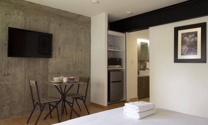 Downtown Queretaro Apartment | El Doce Suite King Size by Homi Rent
