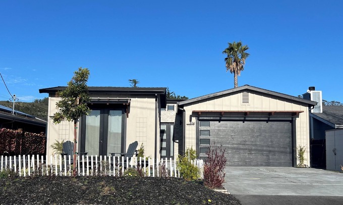 El Granada House | El Granada/Half Moon Bay, brand new 2 Bedroom 2 bath, walk to Pier!