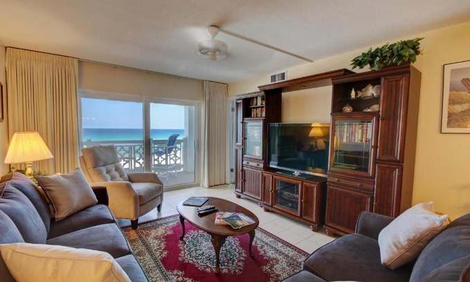 Fort Walton Beach House | El Matador 362 - Gulf front with beautiful views of the Gulf and pool