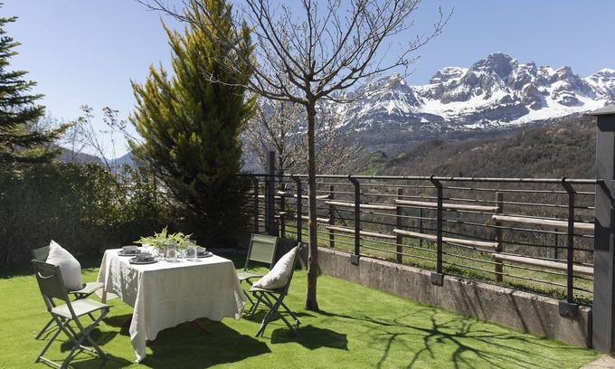 Panticosa House | El Mirador by Bevalle